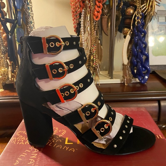 Women’s Sandals - Picture 2 of 5